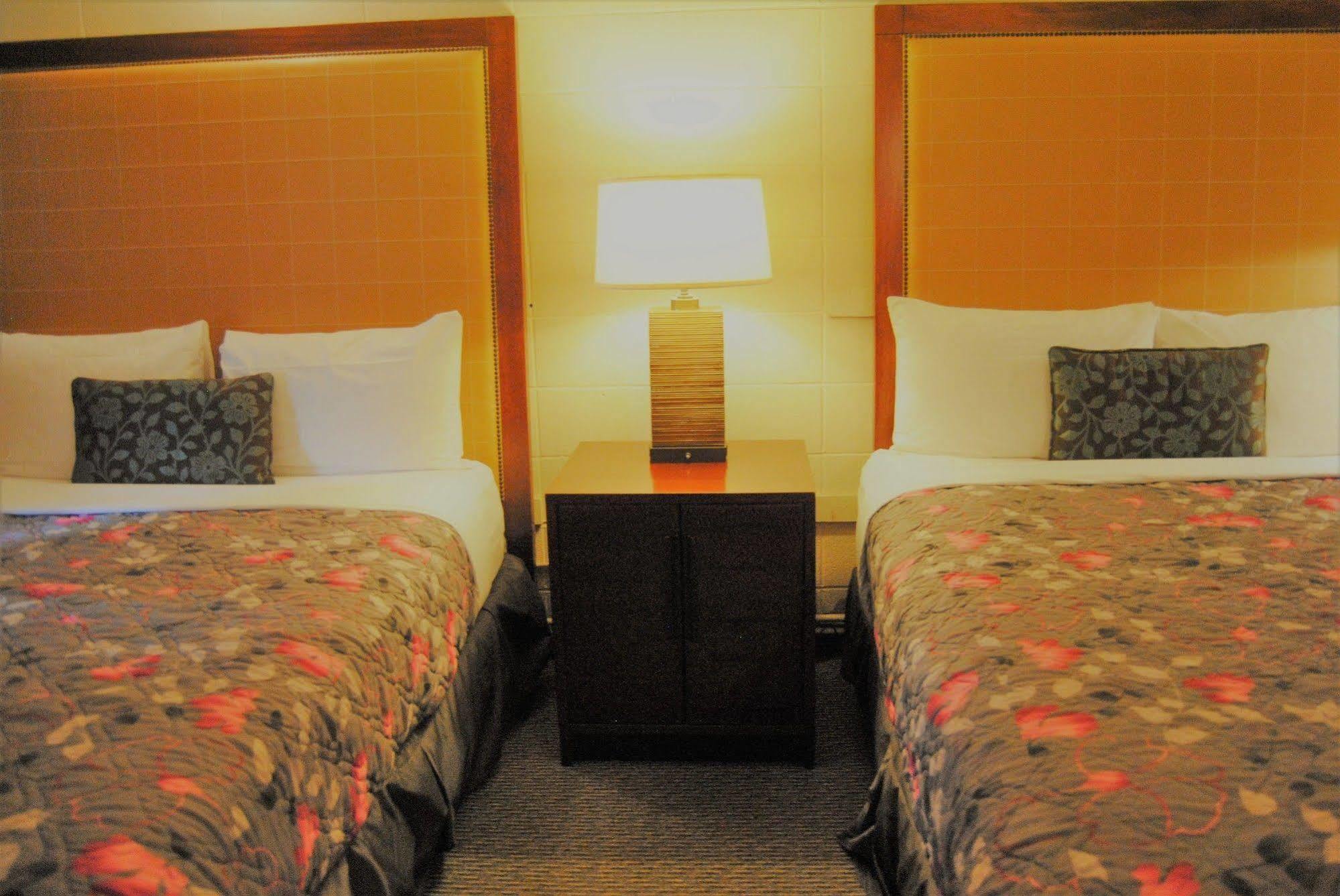 Derrick Motel Edmonton Eksteriør billede